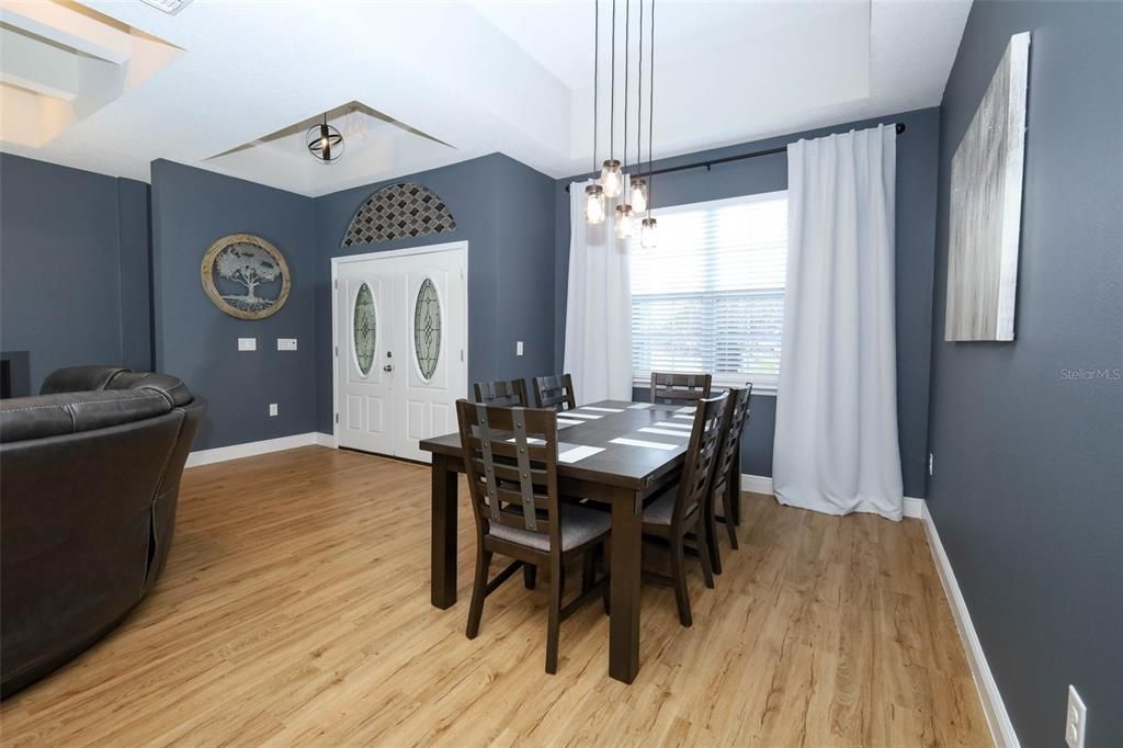 Activo con contrato: $479,900 (4 camas, 3 baños, 2294 Pies cuadrados)