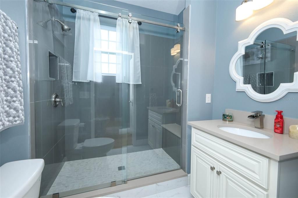 Activo con contrato: $479,900 (4 camas, 3 baños, 2294 Pies cuadrados)