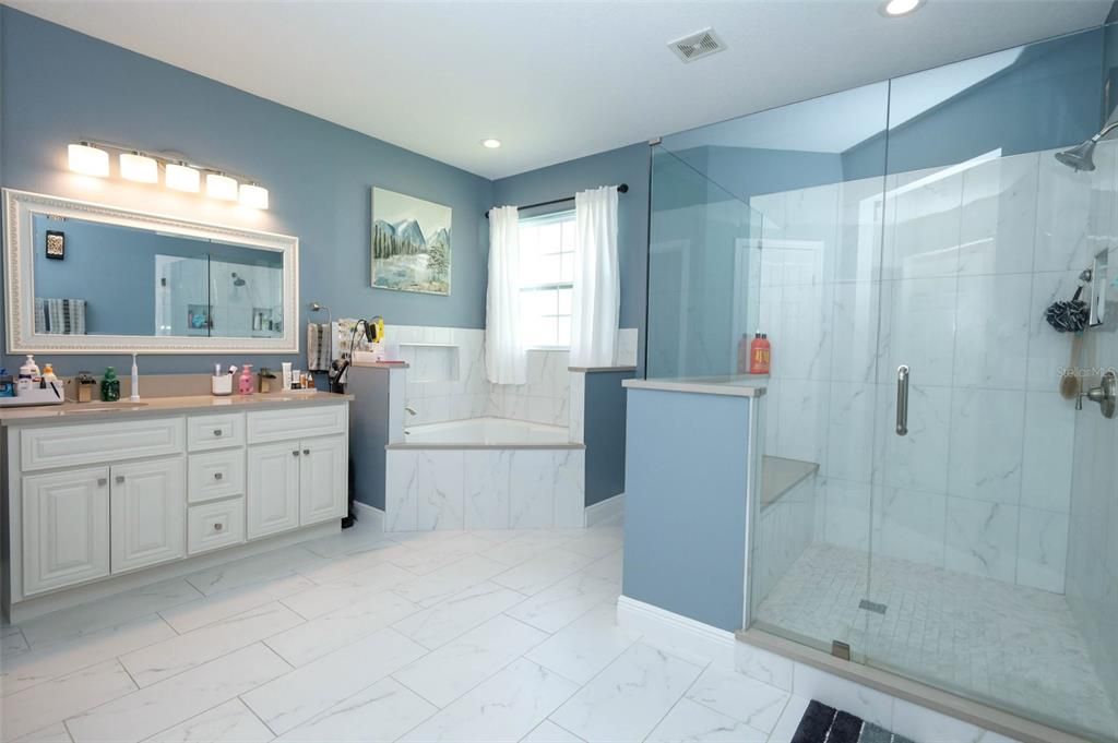 Activo con contrato: $479,900 (4 camas, 3 baños, 2294 Pies cuadrados)