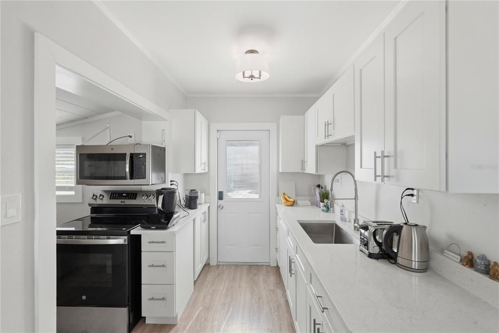 En Venta: $575,000 (3 camas, 2 baños, 1103 Pies cuadrados)