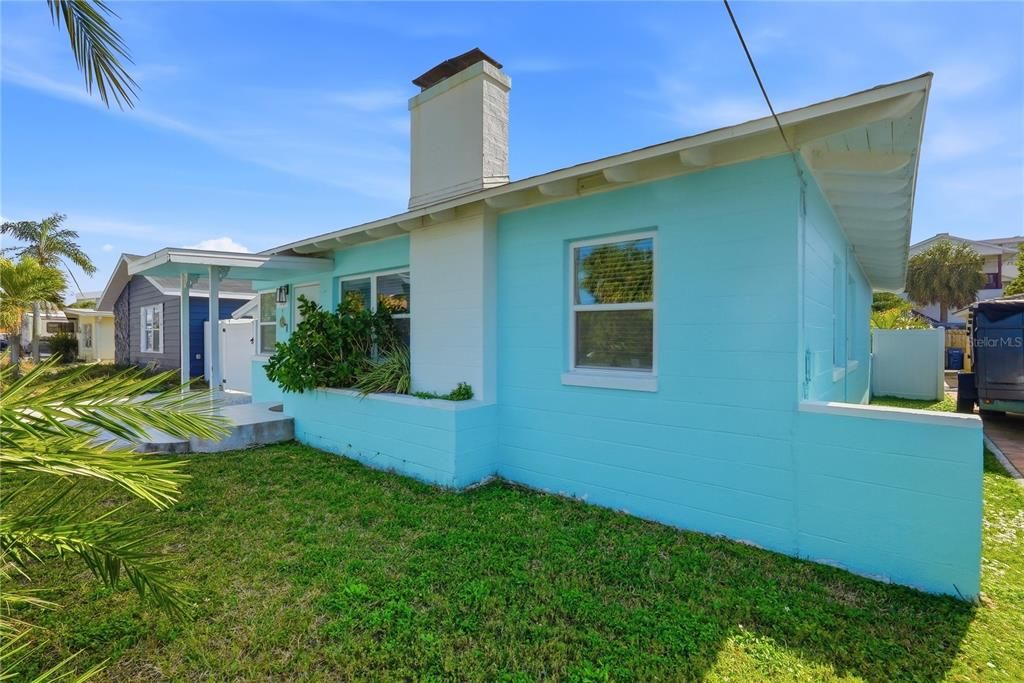 En Venta: $575,000 (3 camas, 2 baños, 1103 Pies cuadrados)