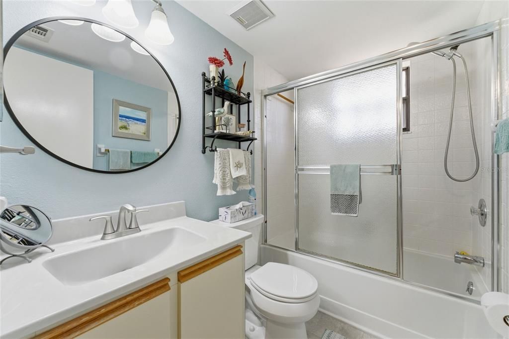 Active With Contract: $135,000 (2 beds, 2 baths, 838 Square Feet)