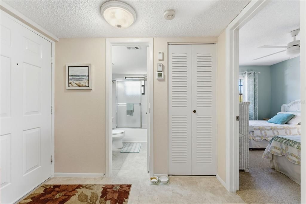 Active With Contract: $135,000 (2 beds, 2 baths, 838 Square Feet)