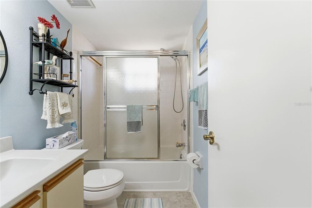 Active With Contract: $135,000 (2 beds, 2 baths, 838 Square Feet)