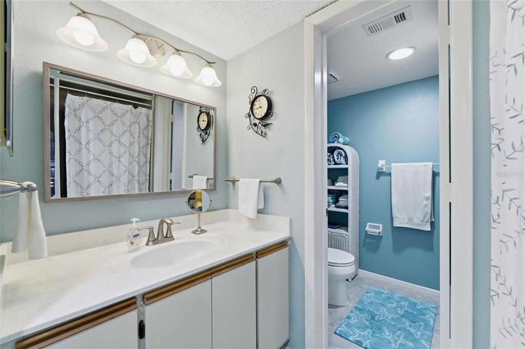 Active With Contract: $135,000 (2 beds, 2 baths, 838 Square Feet)
