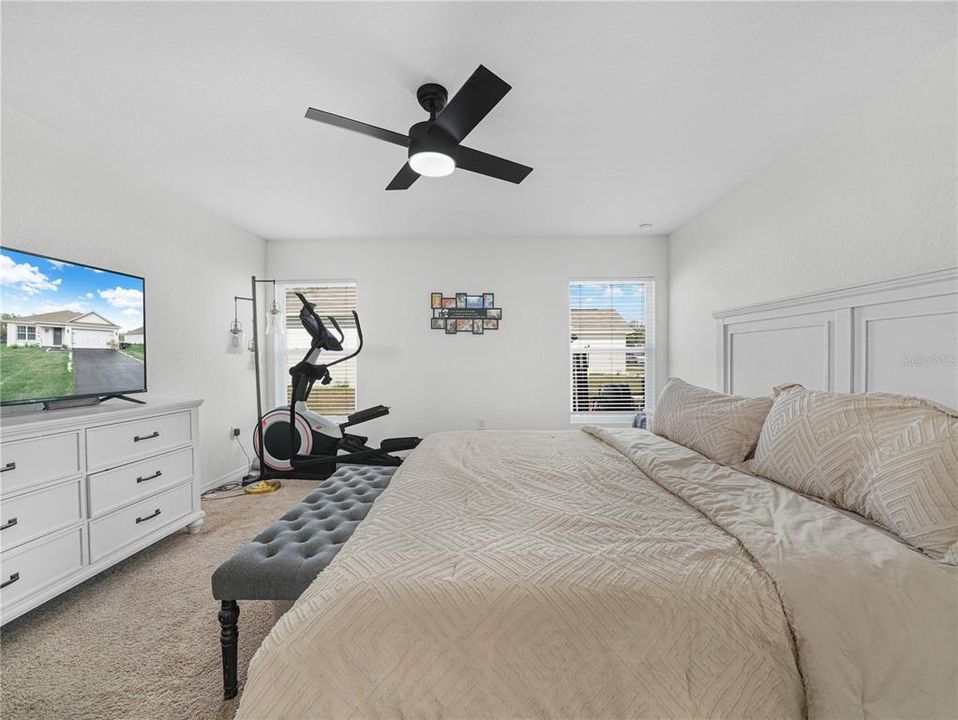 For Sale: $299,900 (4 beds, 2 baths, 1965 Square Feet)