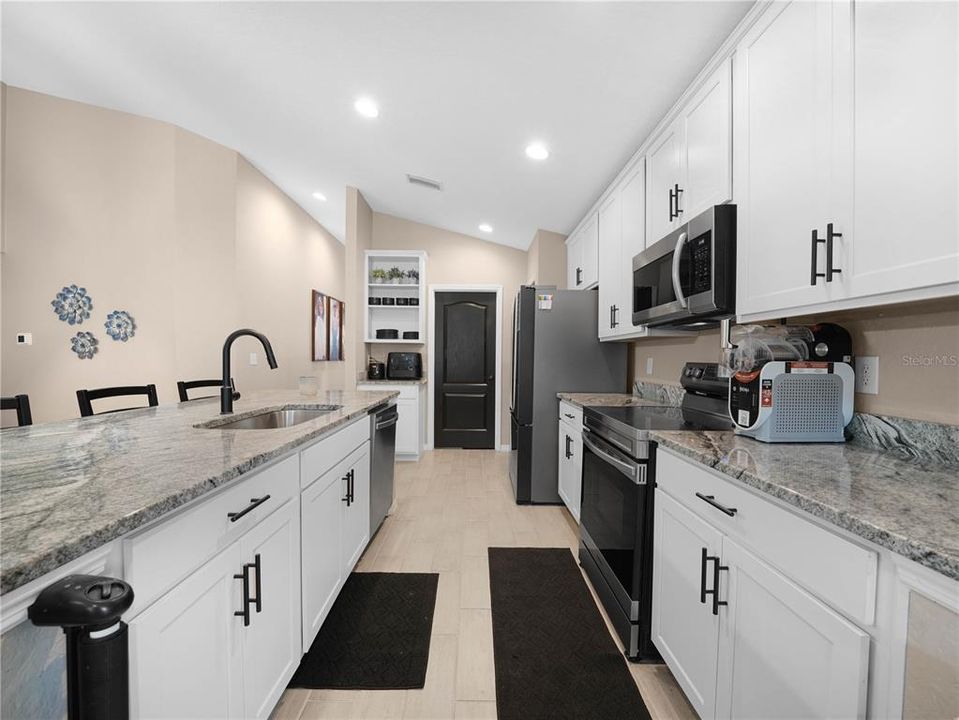 For Sale: $299,900 (4 beds, 2 baths, 1965 Square Feet)