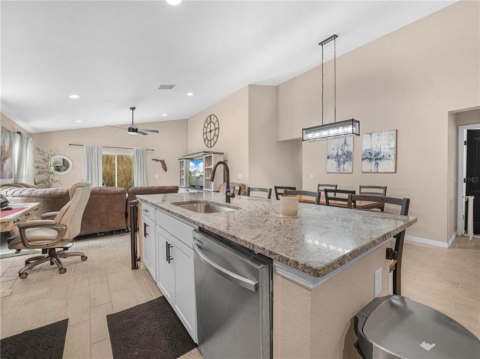 For Sale: $299,900 (4 beds, 2 baths, 1965 Square Feet)