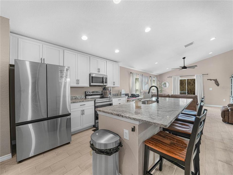 For Sale: $299,900 (4 beds, 2 baths, 1965 Square Feet)