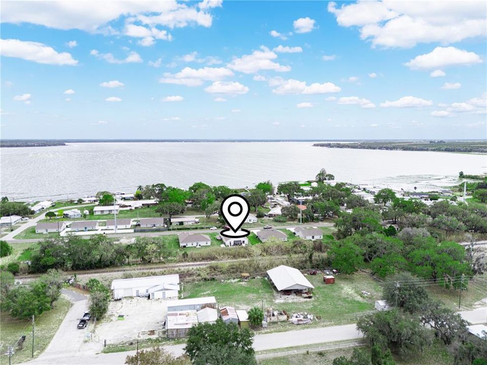 For Sale: $299,900 (4 beds, 2 baths, 1965 Square Feet)