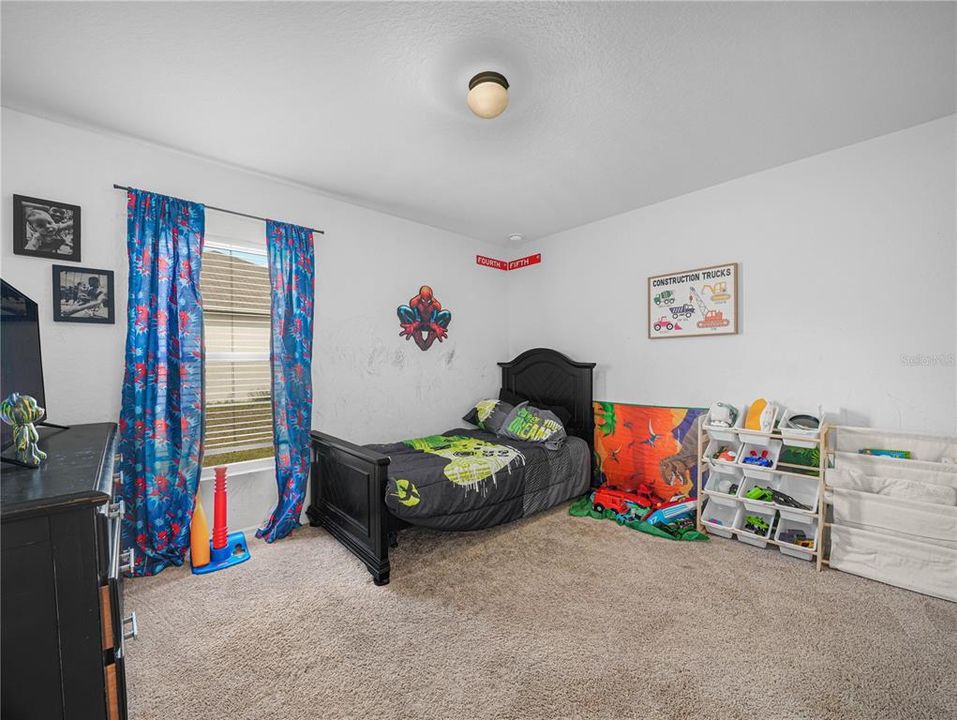For Sale: $299,900 (4 beds, 2 baths, 1965 Square Feet)