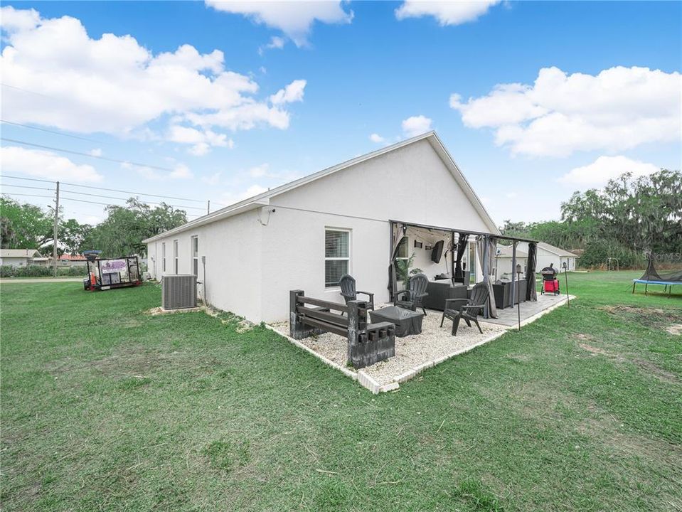 For Sale: $299,900 (4 beds, 2 baths, 1965 Square Feet)