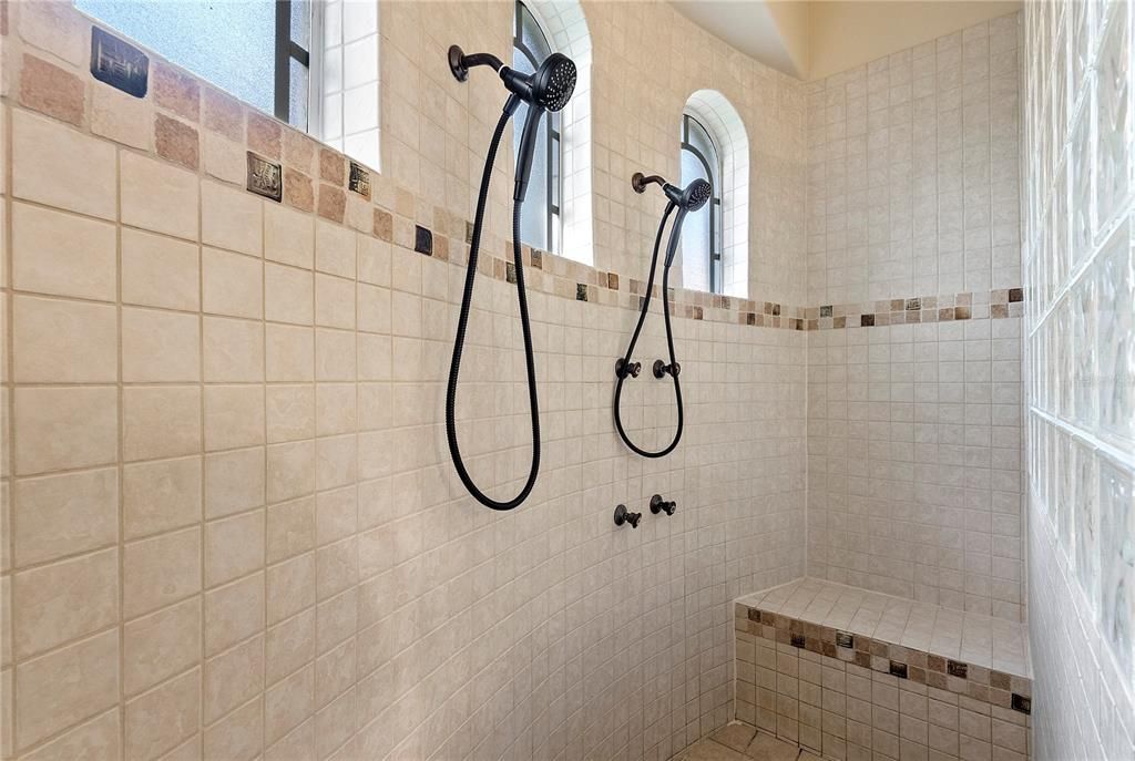 For Sale: $1,100,000 (4 beds, 4 baths, 3374 Square Feet)