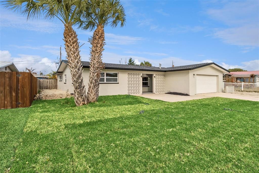 Active With Contract: $400,000 (3 beds, 2 baths, 1416 Square Feet)