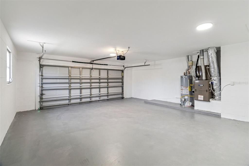 Active With Contract: $400,000 (3 beds, 2 baths, 1416 Square Feet)