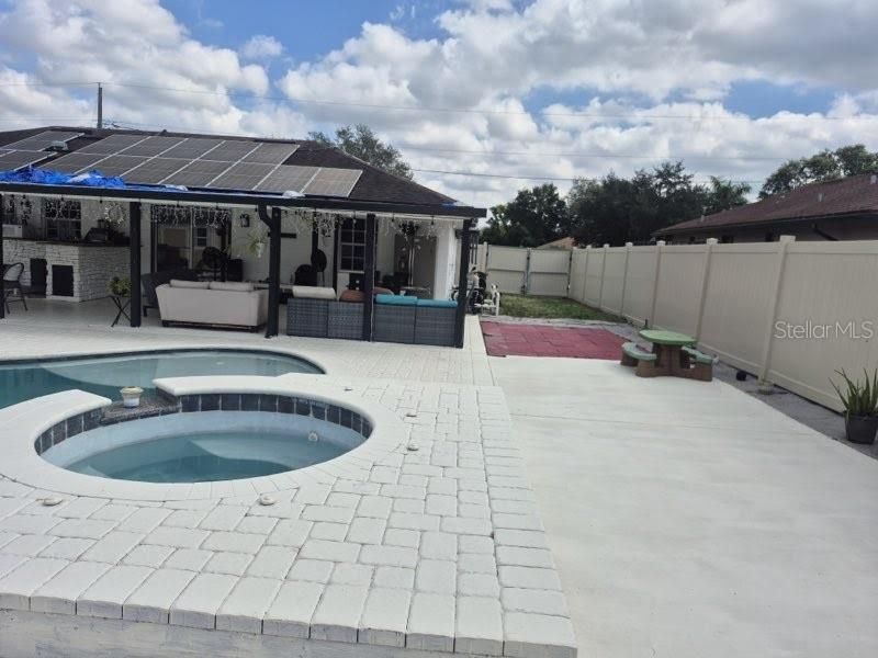 Active With Contract: $269,999 (4 beds, 2 baths, 1304 Square Feet)