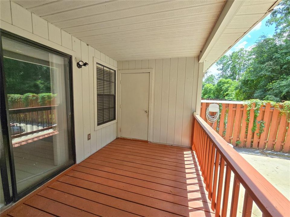 На продажу: $165,000 (2 спален, 1 ванн, 790 Квадратных фут)