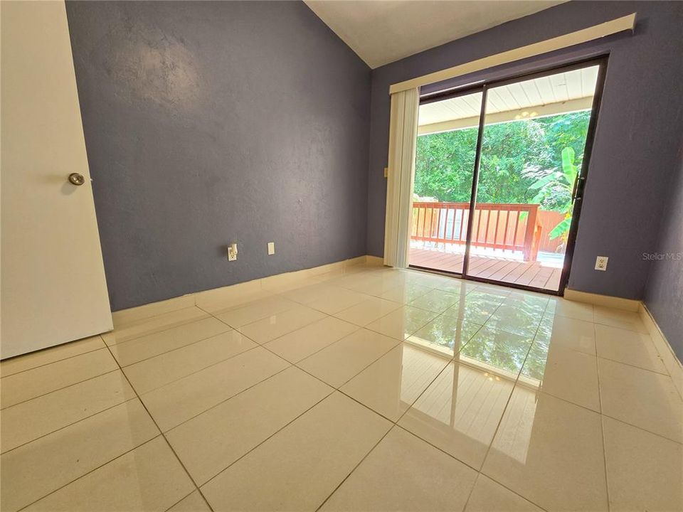 На продажу: $165,000 (2 спален, 1 ванн, 790 Квадратных фут)