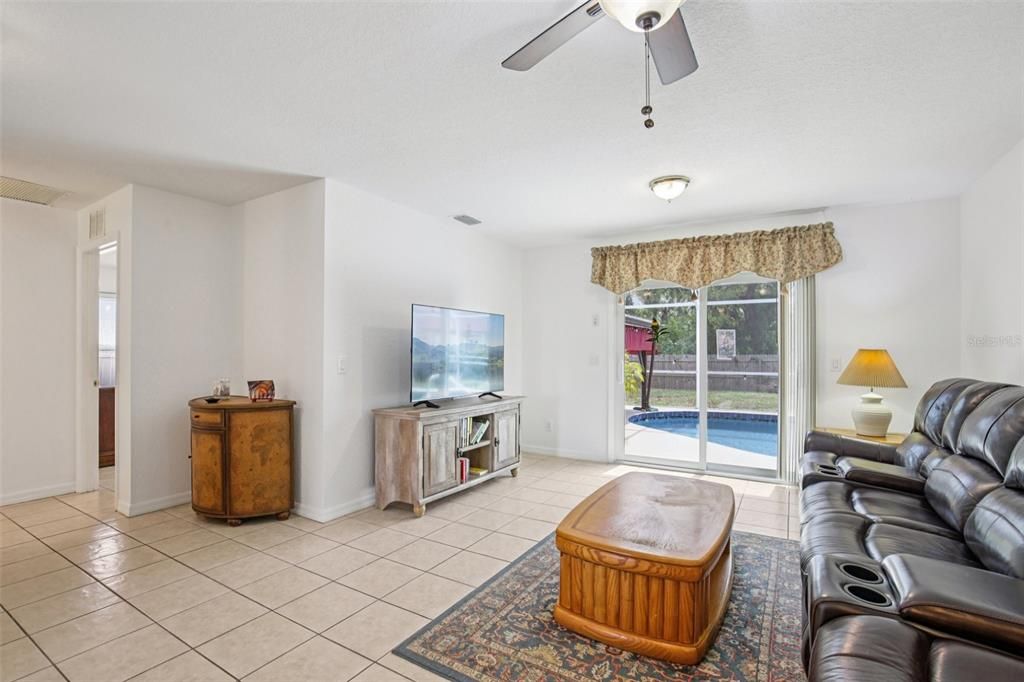Active With Contract: $410,000 (4 beds, 0 baths, 1996 Square Feet)