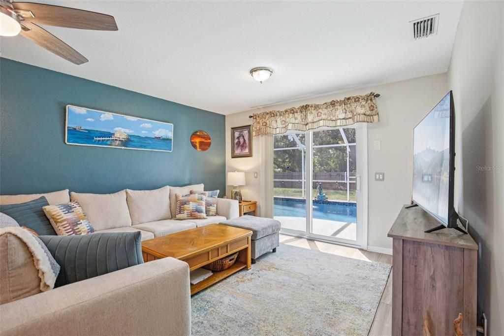 Active With Contract: $410,000 (4 beds, 0 baths, 1996 Square Feet)