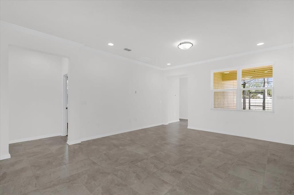 Activo con contrato: $2,900 (3 camas, 2 baños, 1765 Pies cuadrados)