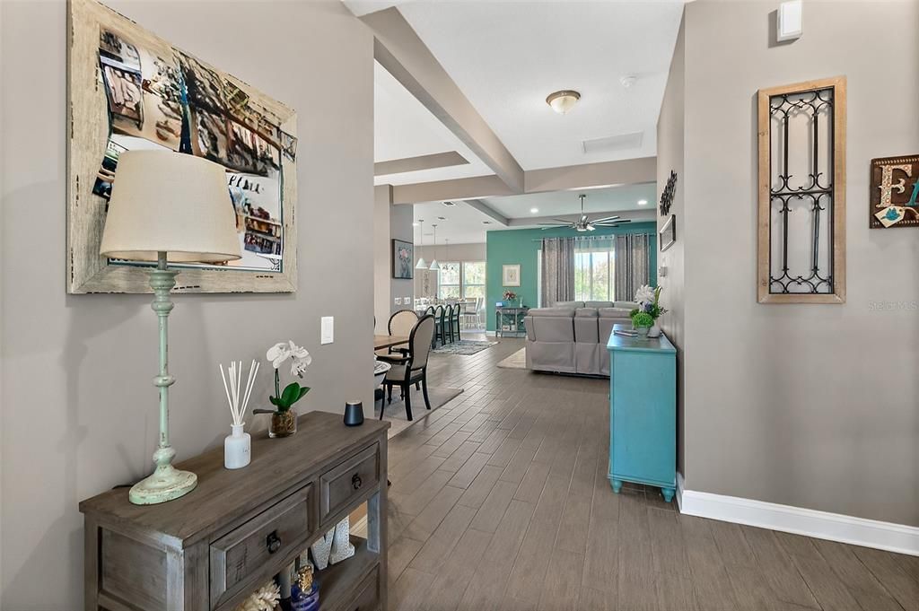 En Venta: $649,000 (4 camas, 3 baños, 2656 Pies cuadrados)