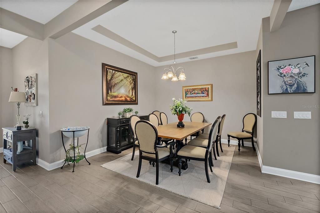 En Venta: $649,000 (4 camas, 3 baños, 2656 Pies cuadrados)