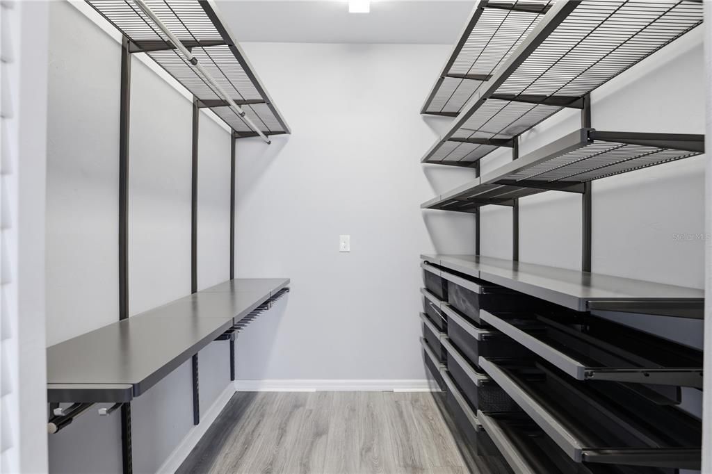 На продажу: $254,900 (2 спален, 2 ванн, 1179 Квадратных фут)