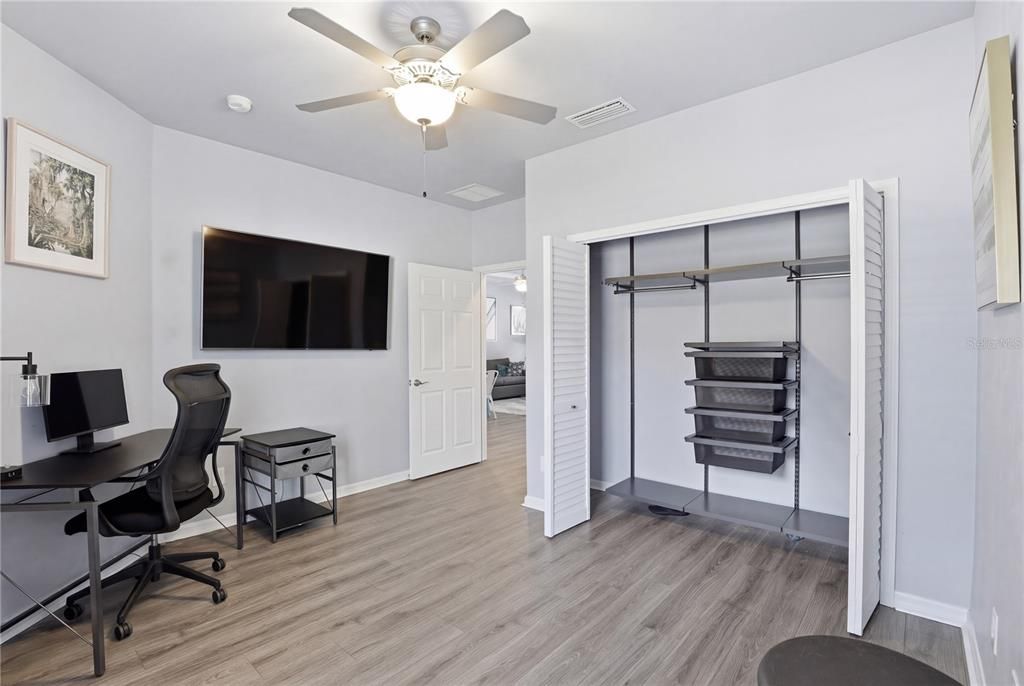 На продажу: $254,900 (2 спален, 2 ванн, 1179 Квадратных фут)