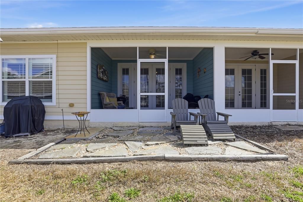 На продажу: $254,900 (2 спален, 2 ванн, 1179 Квадратных фут)