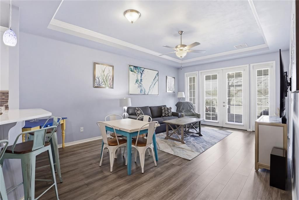 На продажу: $254,900 (2 спален, 2 ванн, 1179 Квадратных фут)