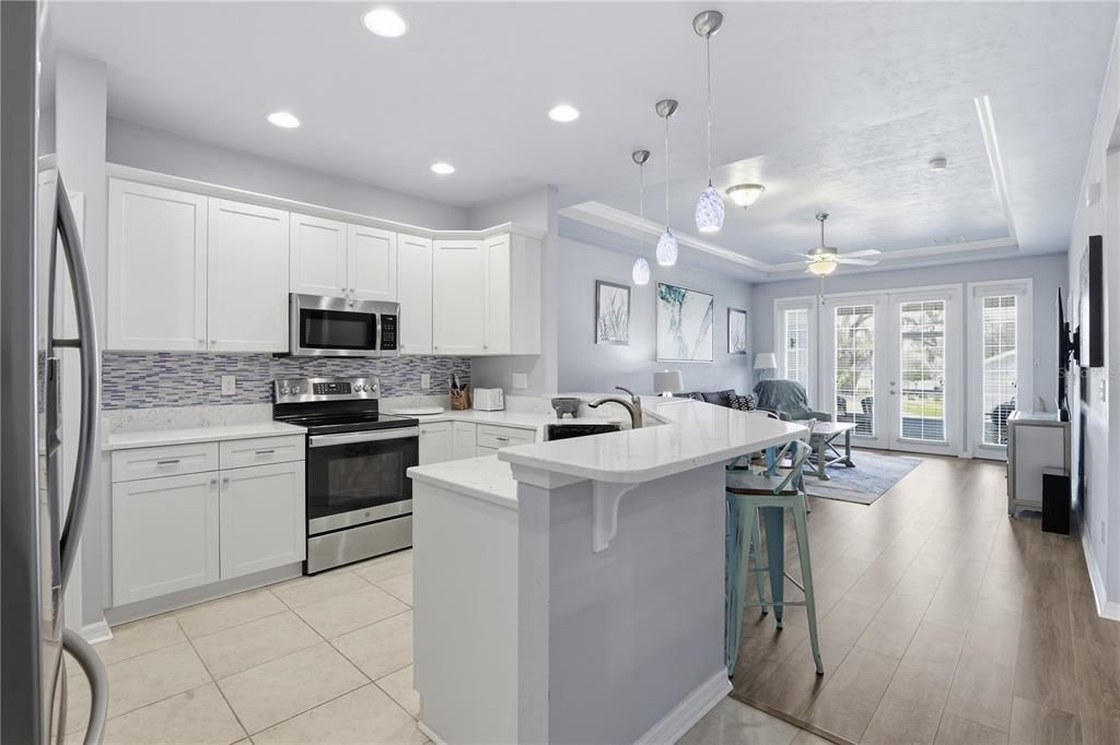 На продажу: $254,900 (2 спален, 2 ванн, 1179 Квадратных фут)