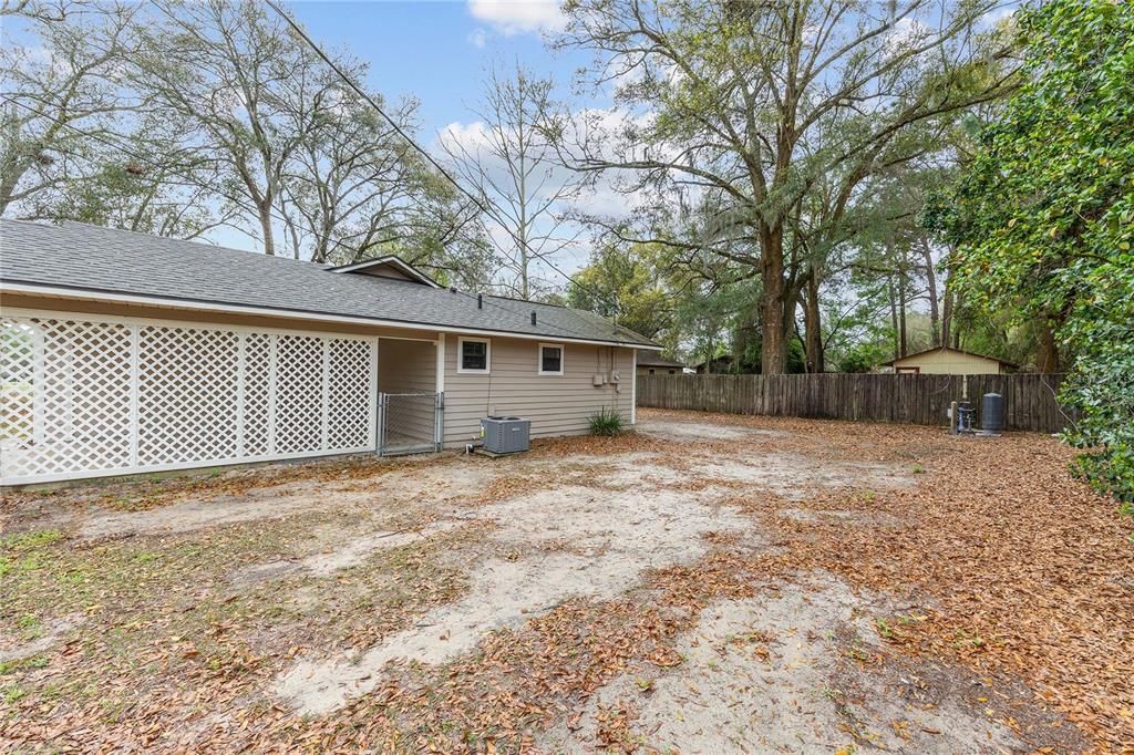 Activo con contrato: $224,900 (3 camas, 2 baños, 1215 Pies cuadrados)