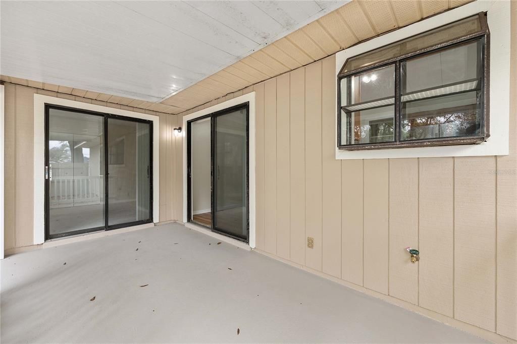 Activo con contrato: $224,900 (3 camas, 2 baños, 1215 Pies cuadrados)
