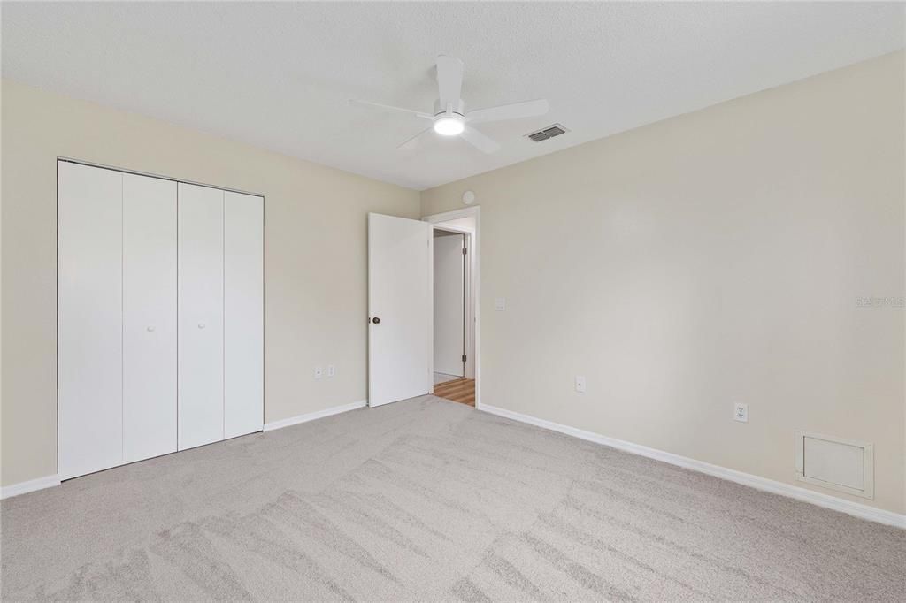 Activo con contrato: $224,900 (3 camas, 2 baños, 1215 Pies cuadrados)