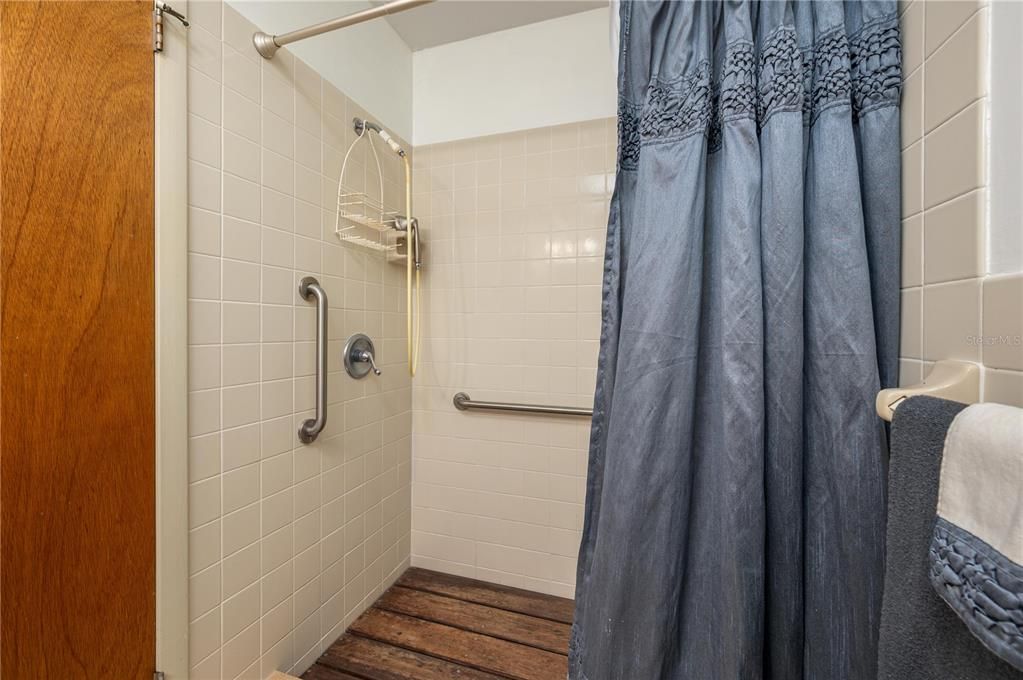 For Sale: $399,900 (3 beds, 2 baths, 1632 Square Feet)