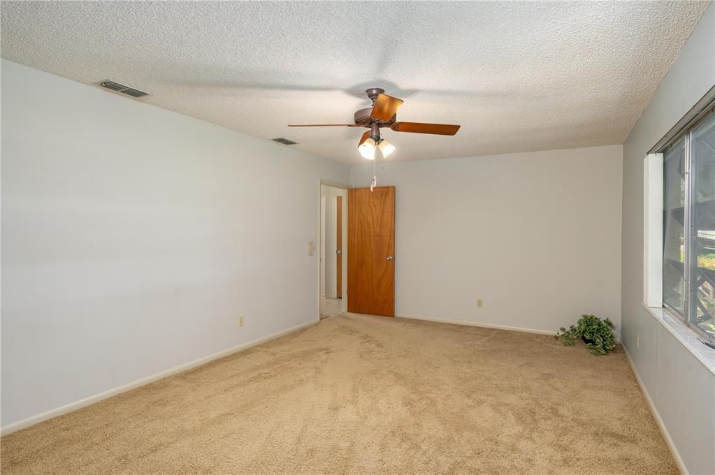 For Sale: $399,900 (3 beds, 2 baths, 1632 Square Feet)