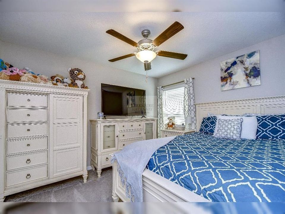 For Rent: $2,300 (3 beds, 2 baths, 1540 Square Feet)