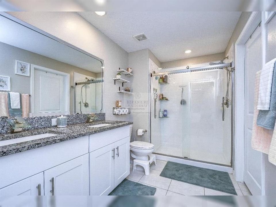 For Rent: $2,300 (3 beds, 2 baths, 1540 Square Feet)