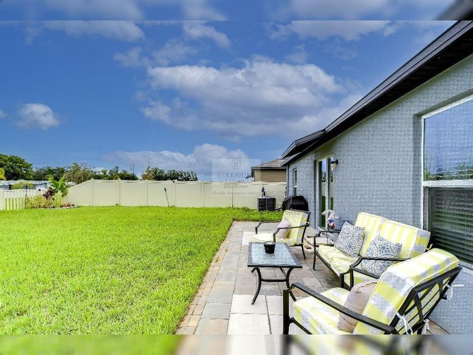 For Rent: $2,300 (3 beds, 2 baths, 1540 Square Feet)