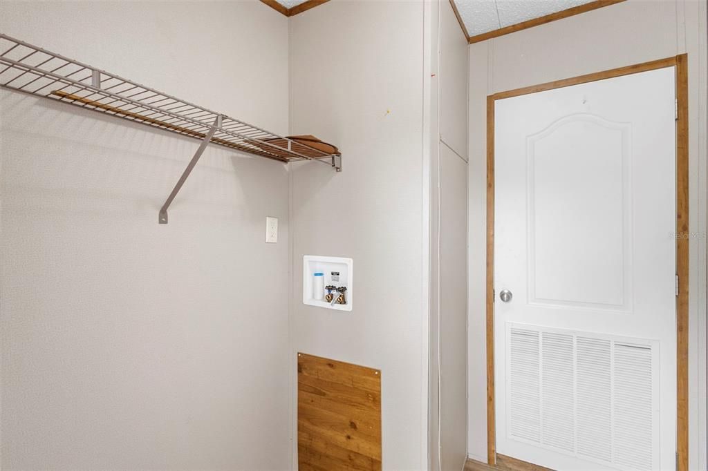 Active With Contract: $235,000 (3 beds, 2 baths, 1200 Square Feet)