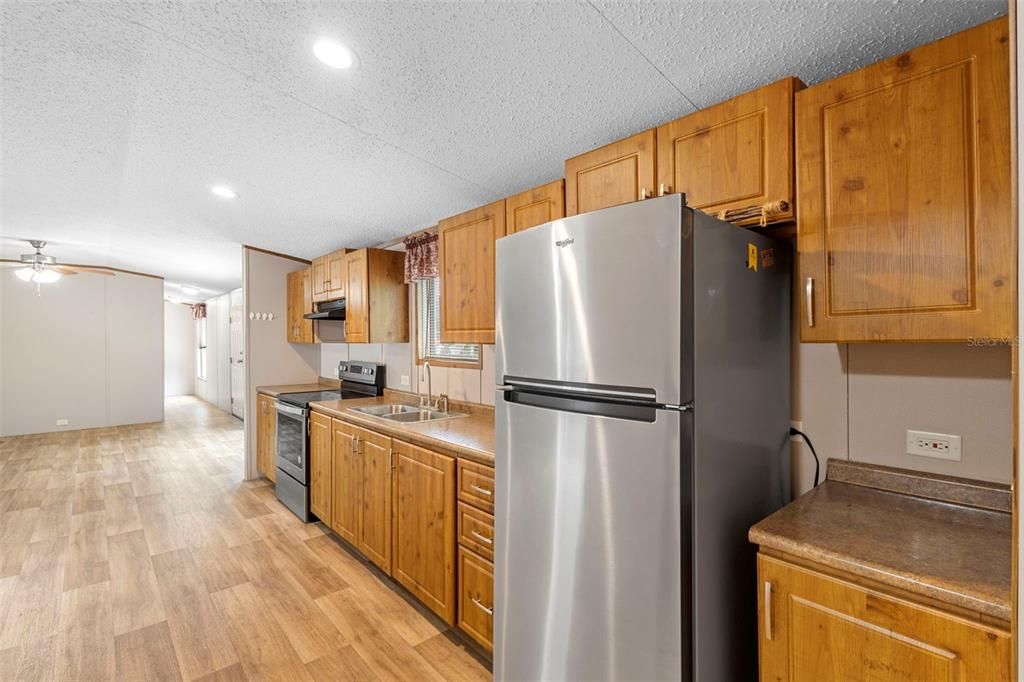 Active With Contract: $235,000 (3 beds, 2 baths, 1200 Square Feet)