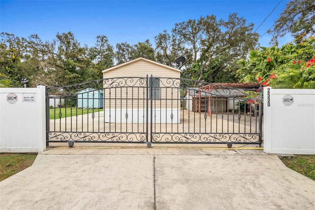 Active With Contract: $235,000 (3 beds, 2 baths, 1200 Square Feet)