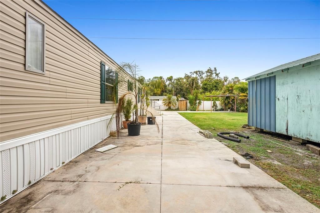 Active With Contract: $235,000 (3 beds, 2 baths, 1200 Square Feet)