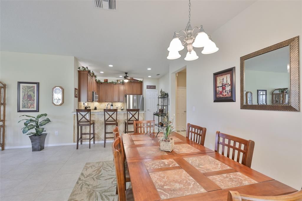 Active With Contract: $279,000 (2 beds, 2 baths, 1393 Square Feet)