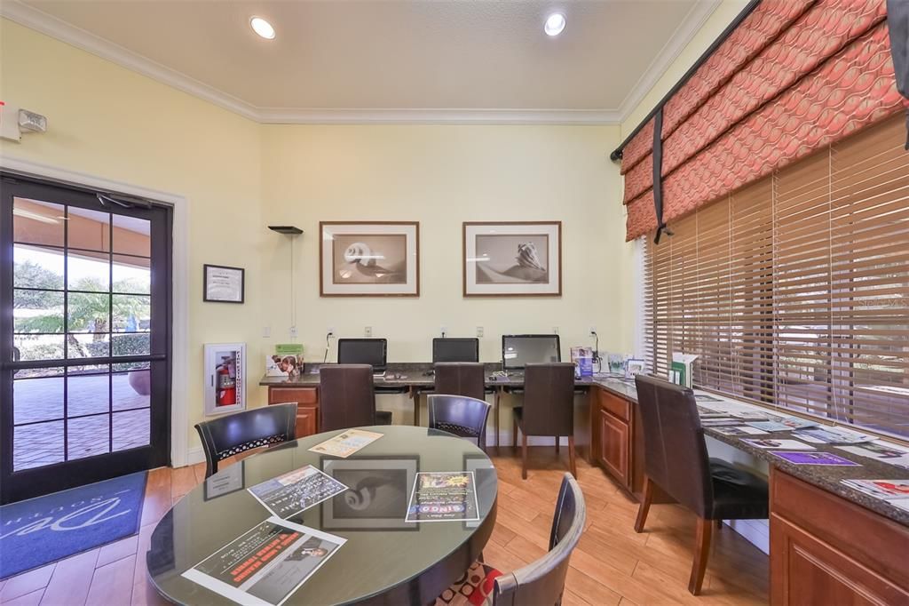 Active With Contract: $279,000 (2 beds, 2 baths, 1393 Square Feet)