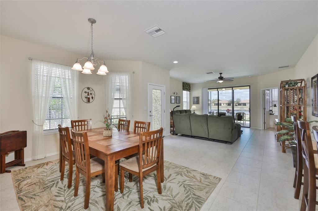 Active With Contract: $279,000 (2 beds, 2 baths, 1393 Square Feet)