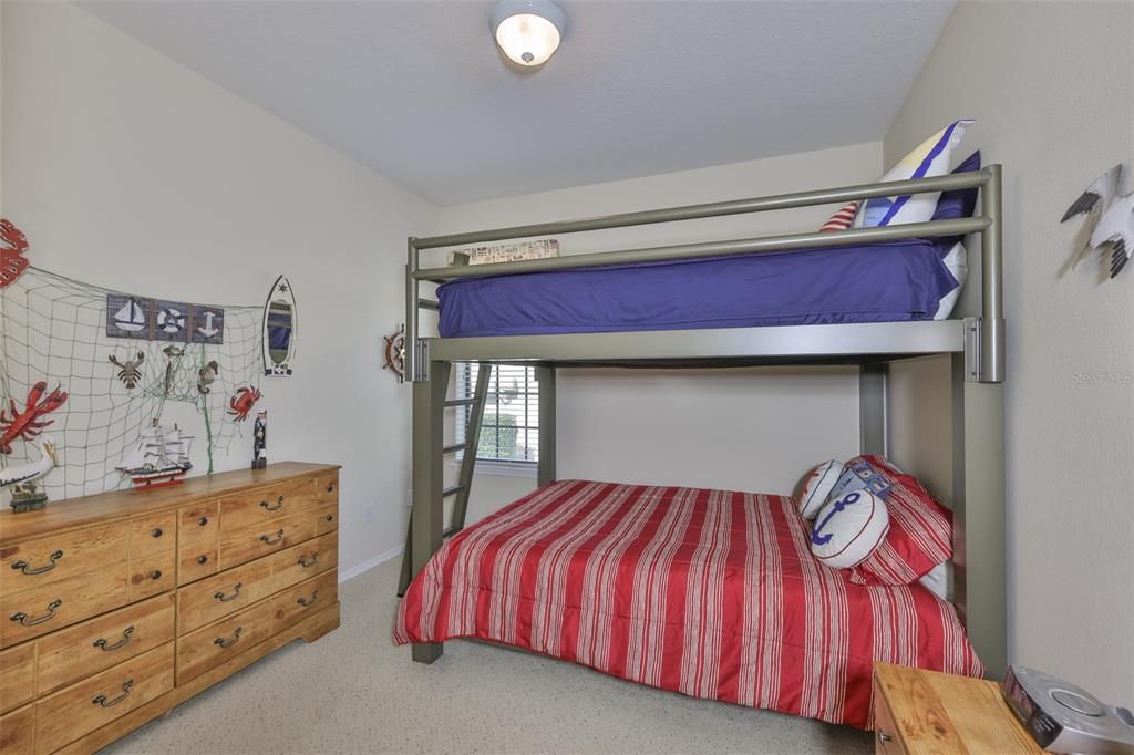 Active With Contract: $279,000 (2 beds, 2 baths, 1393 Square Feet)