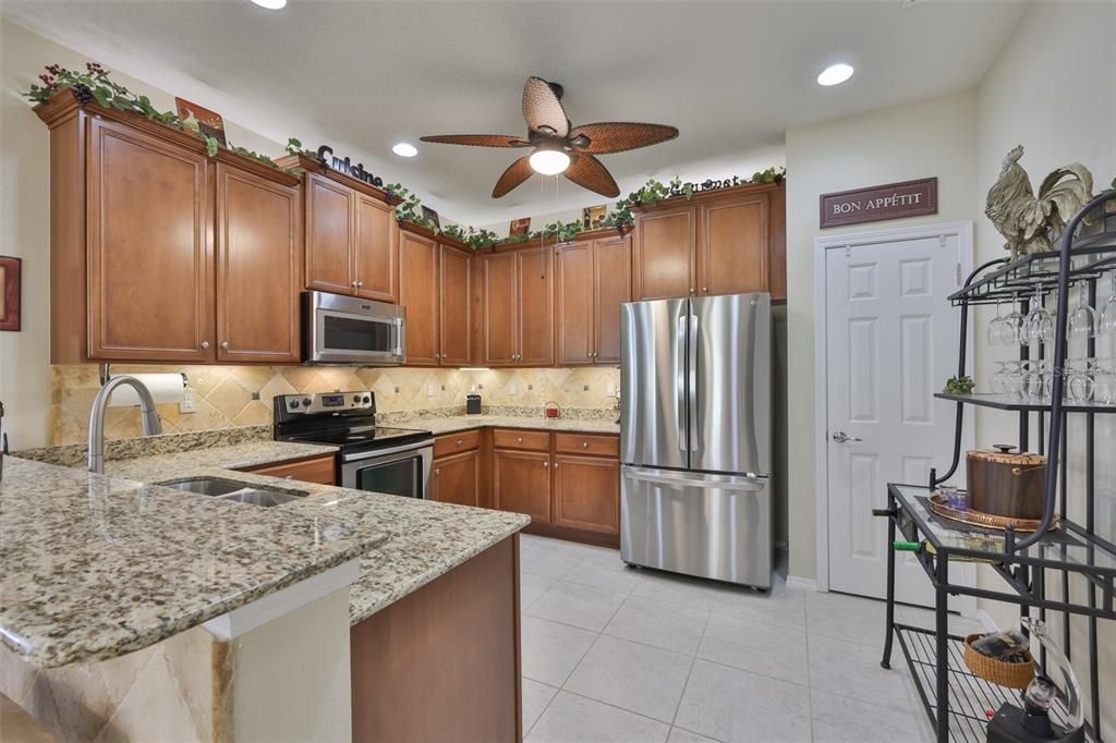 Active With Contract: $279,000 (2 beds, 2 baths, 1393 Square Feet)