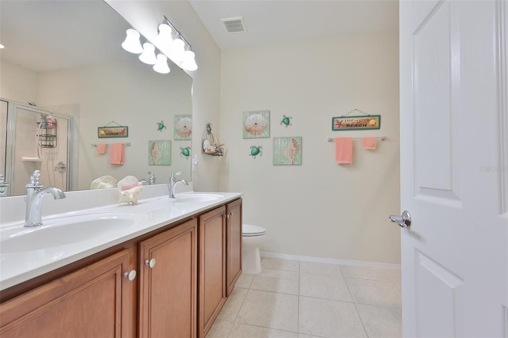 Active With Contract: $279,000 (2 beds, 2 baths, 1393 Square Feet)